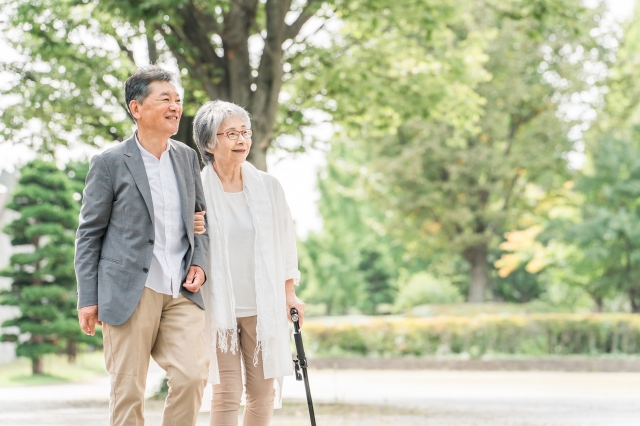 高血圧が改善し健康的な老夫婦 | 脳活整体ルーム APLO(アプロ)
